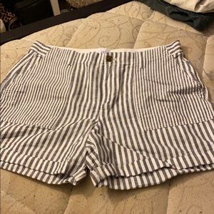 blue and white striped gap shorts